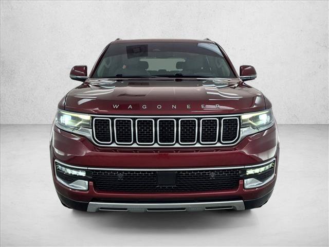 Used 2022 Jeep Wagoneer Series III w/ Premium Group I AWD/4WD image 2