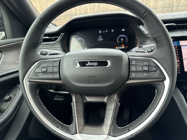 New 2026 Jeep Grand Cherokee Altitude AWD/4WD image 23