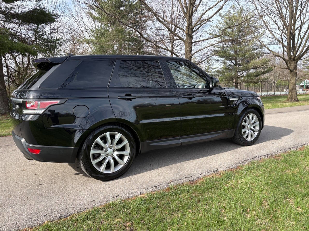 Used 2016 Land Rover Range Rover Sport HSE image 10