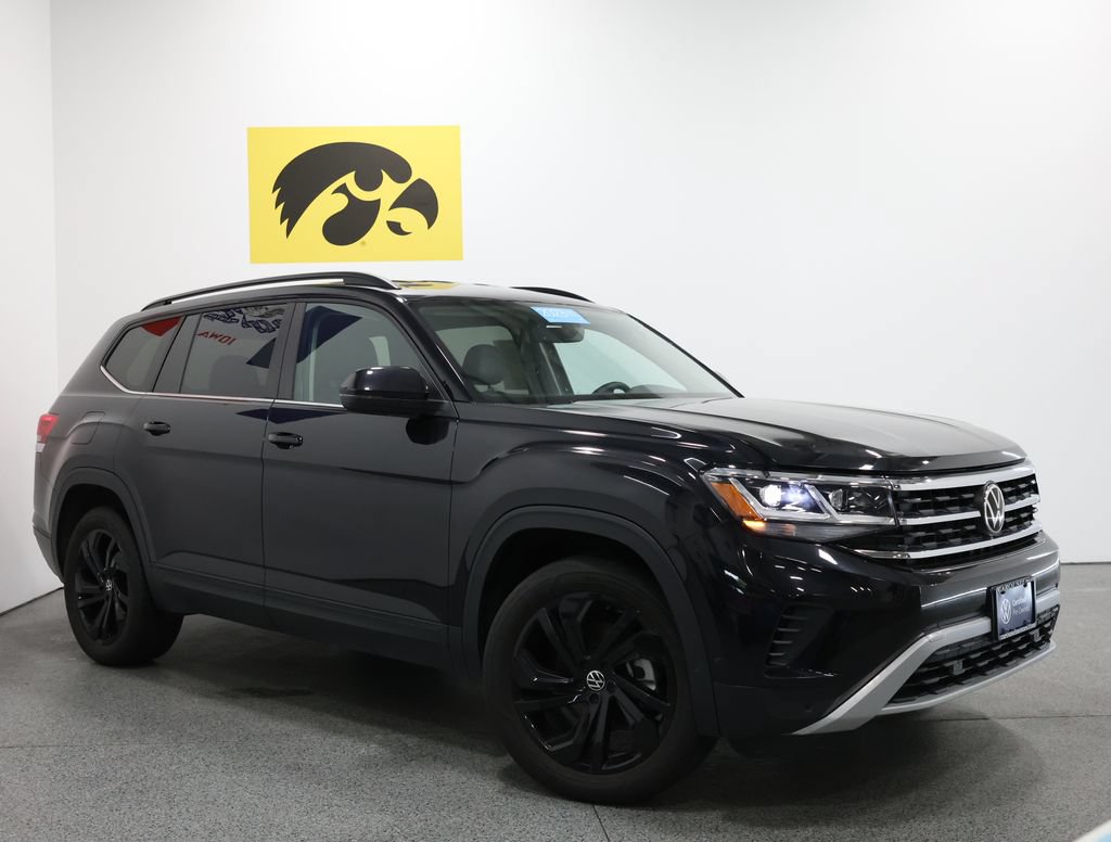 Certified 2023 Volkswagen Atlas SE w/ Black Wheel Package AWD/4WD image 2