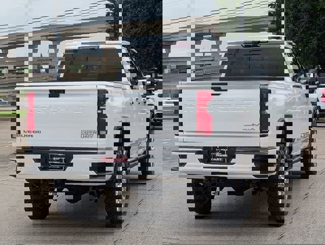 Used 2024 Chevrolet Silverado 2500 High Country w/ Technology Package image 4