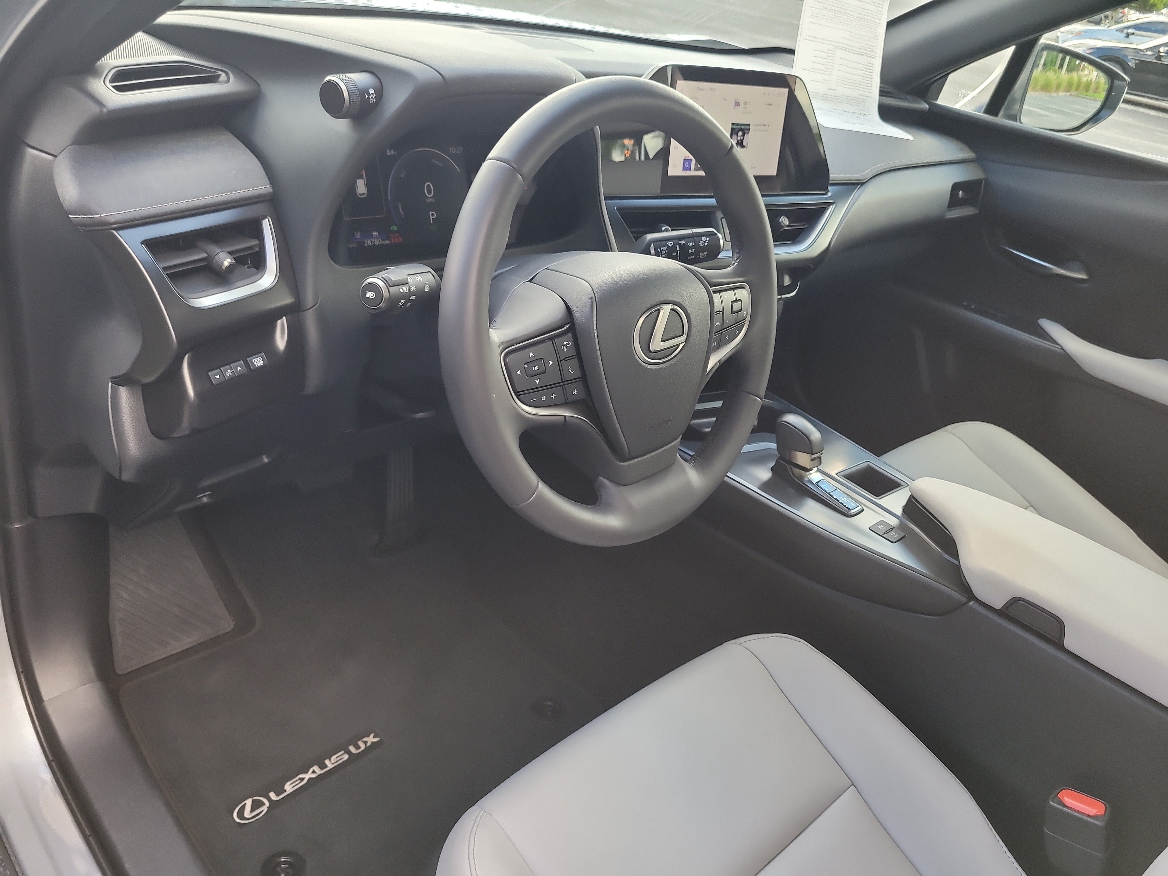 Used 2025 Lexus UX 300h FWD w/ Accessory Package (Z1) image 19