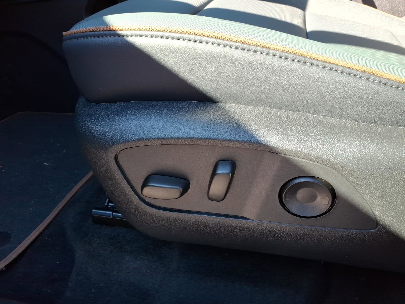 New 2026 GMC Acadia AT4 w/ Super Cruise Package AWD/4WD image 10