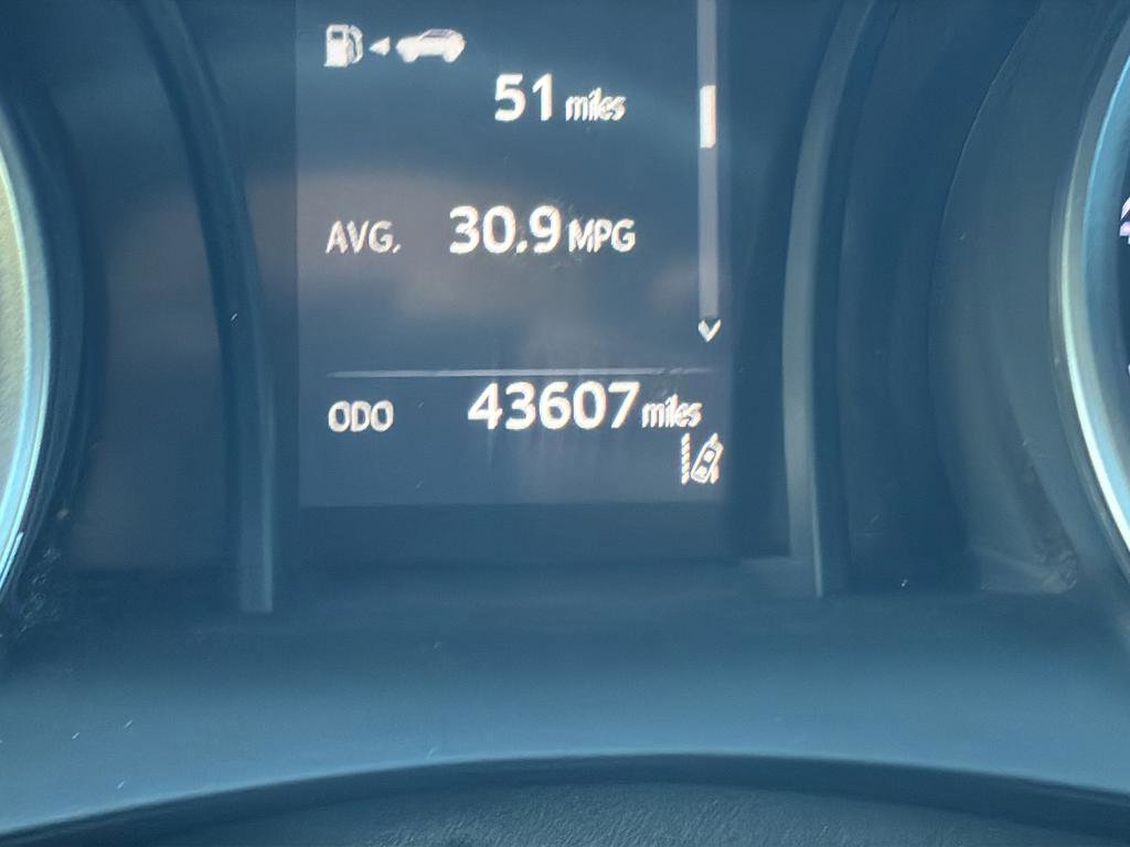 Used 2021 Toyota Camry LE FWD image 33