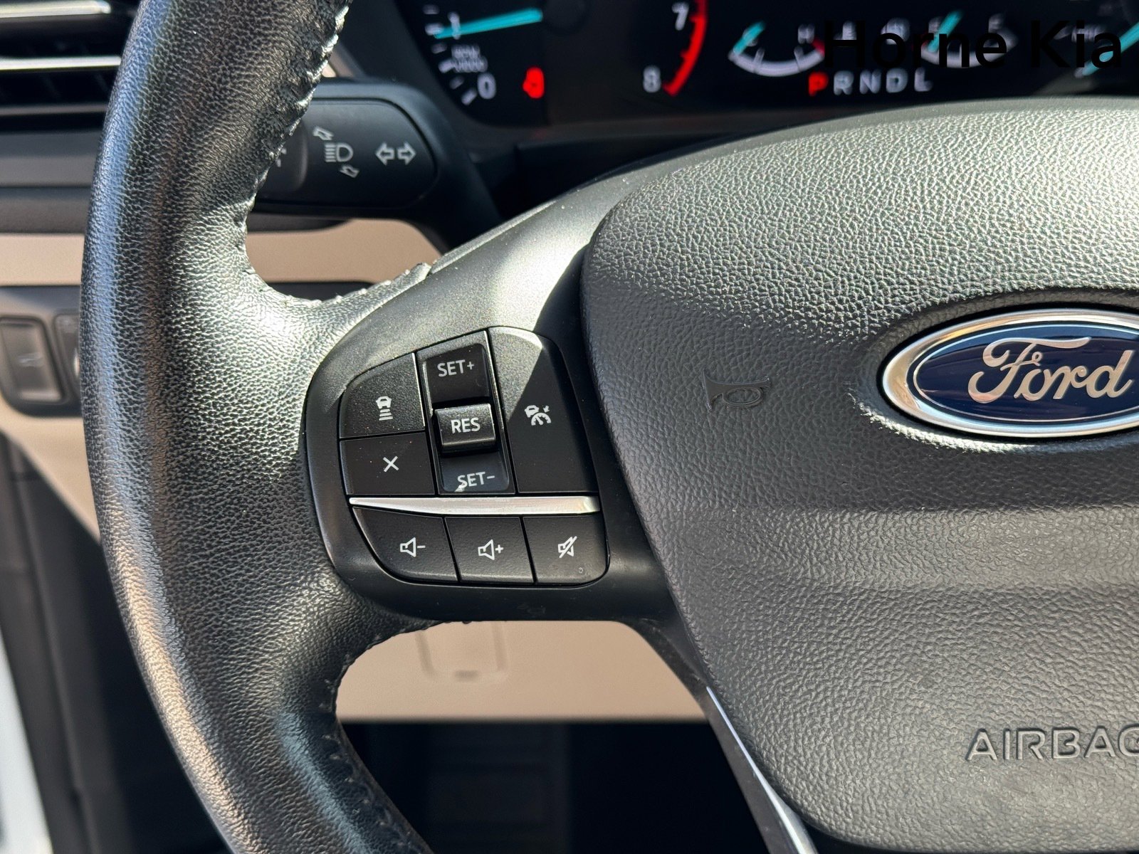 Used 2020 Ford Escape SEL image 18