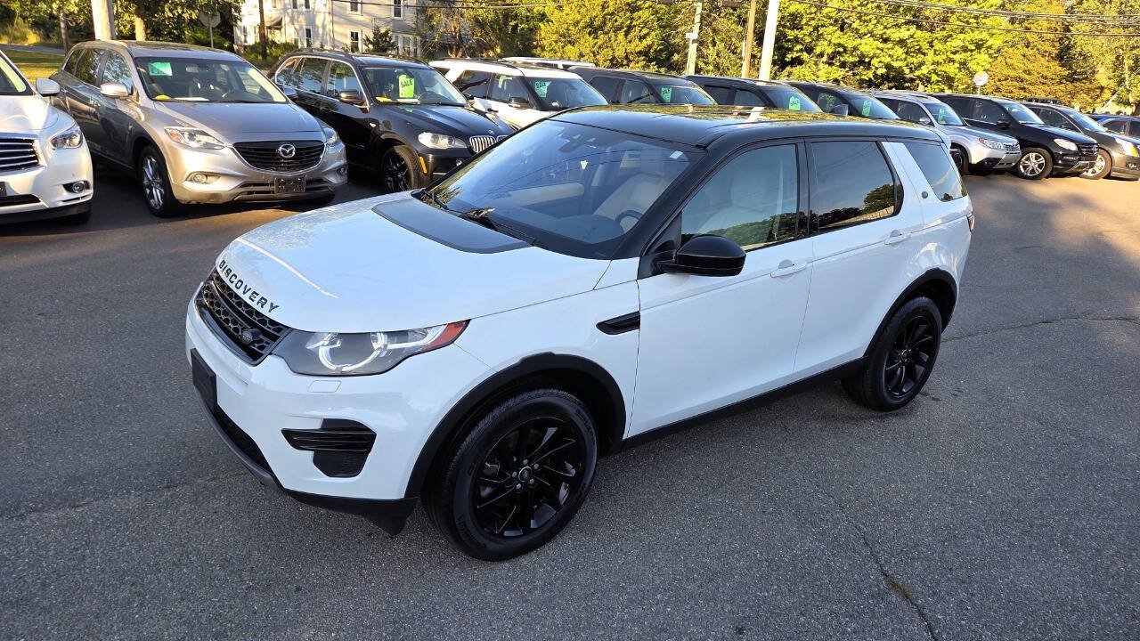 Used 2017 Land Rover Discovery Sport SE AWD/4WD image 2