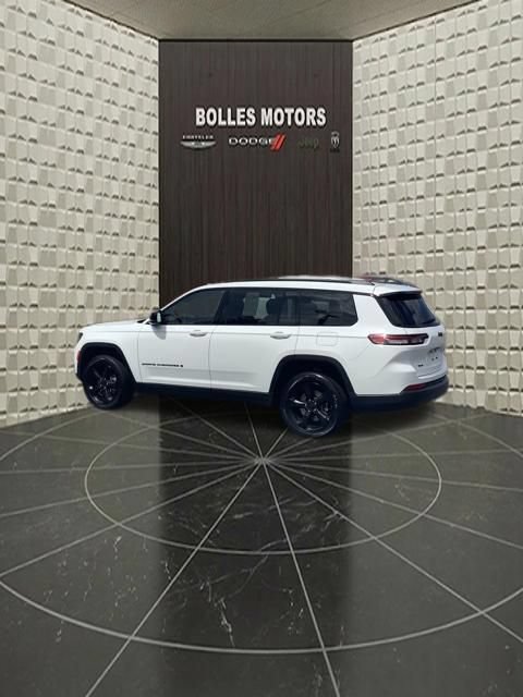 Certified 2023 Jeep Grand Cherokee L Altitude AWD/4WD image 12