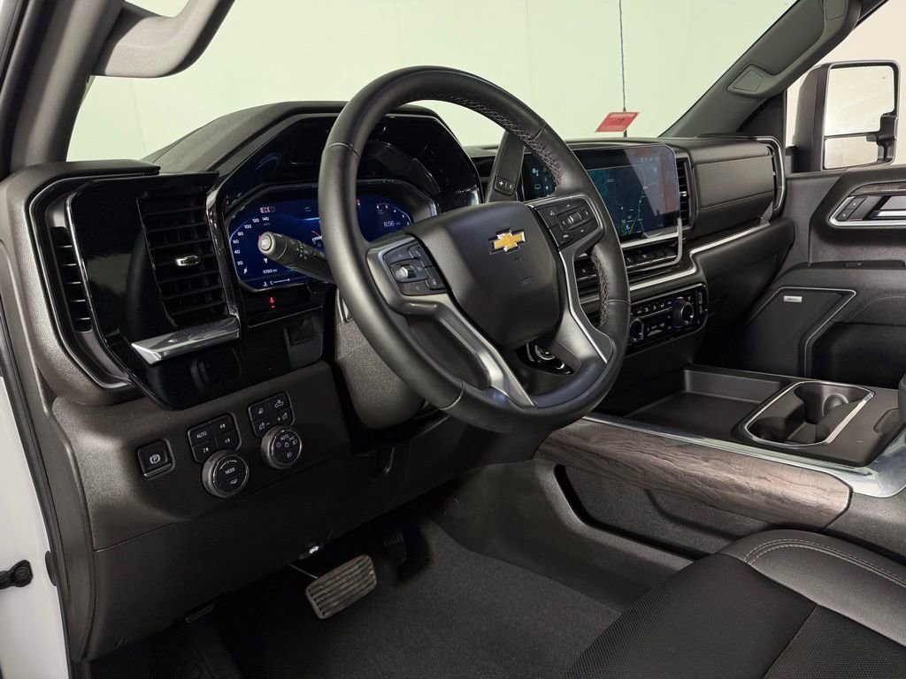 Used 2025 Chevrolet Silverado 2500 LTZ w/ LTZ Convenience Package AWD/4WD image 23