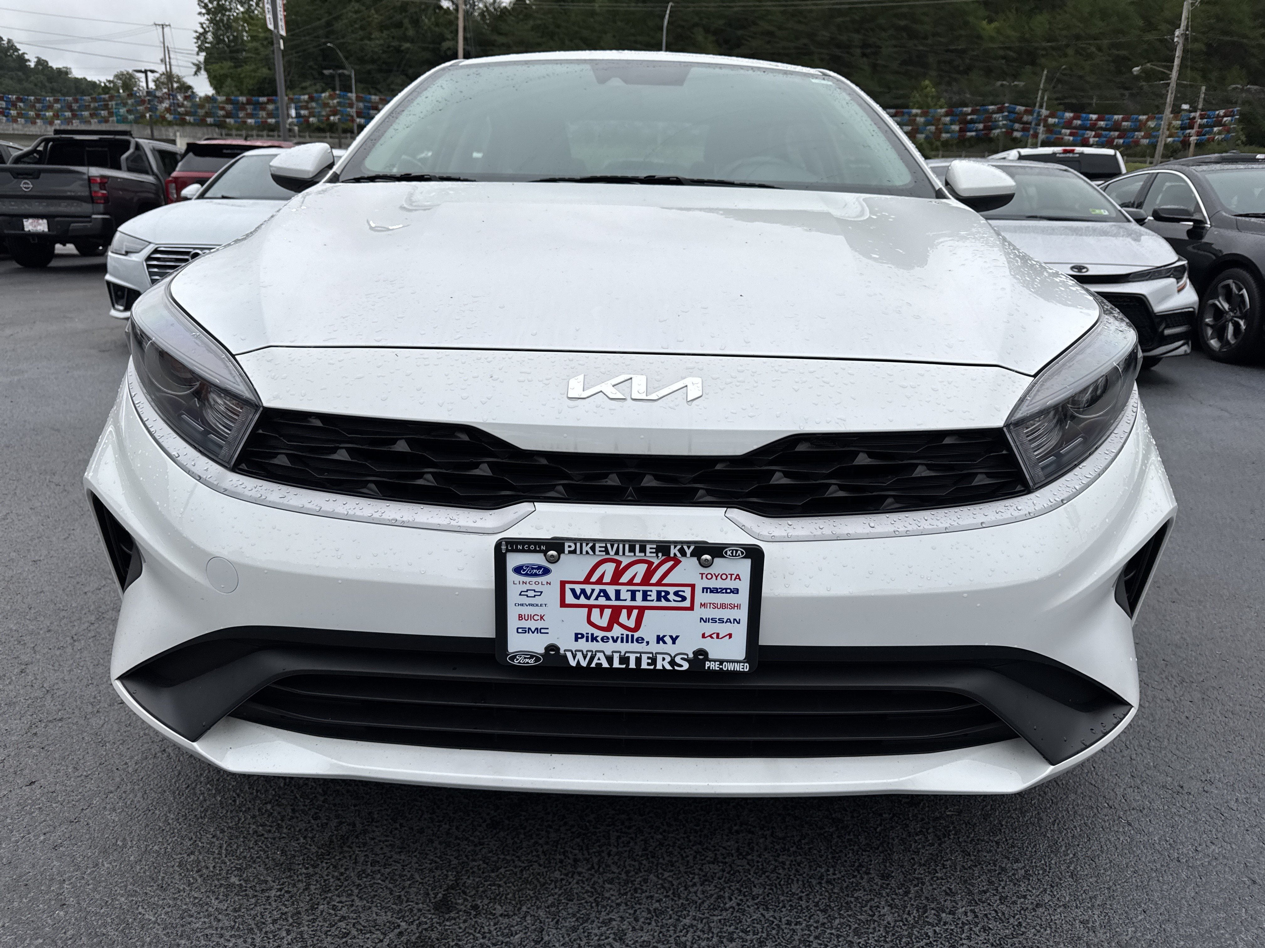 Used 2024 Kia Forte LXS FWD image 2