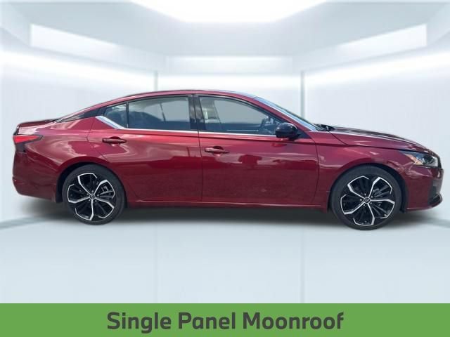 Used 2023 Nissan Altima 2.5 SR w/ SR Premium Package FWD image 5
