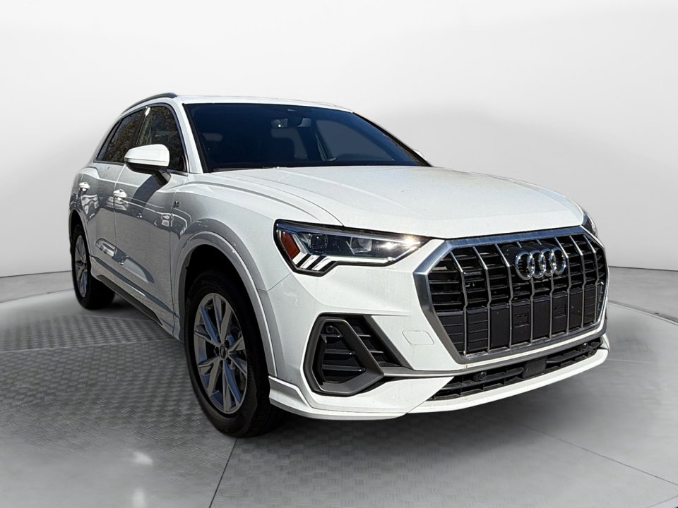 Certified 2025 Audi Q3 2.0T Premium Plus w/ Premium Plus Package