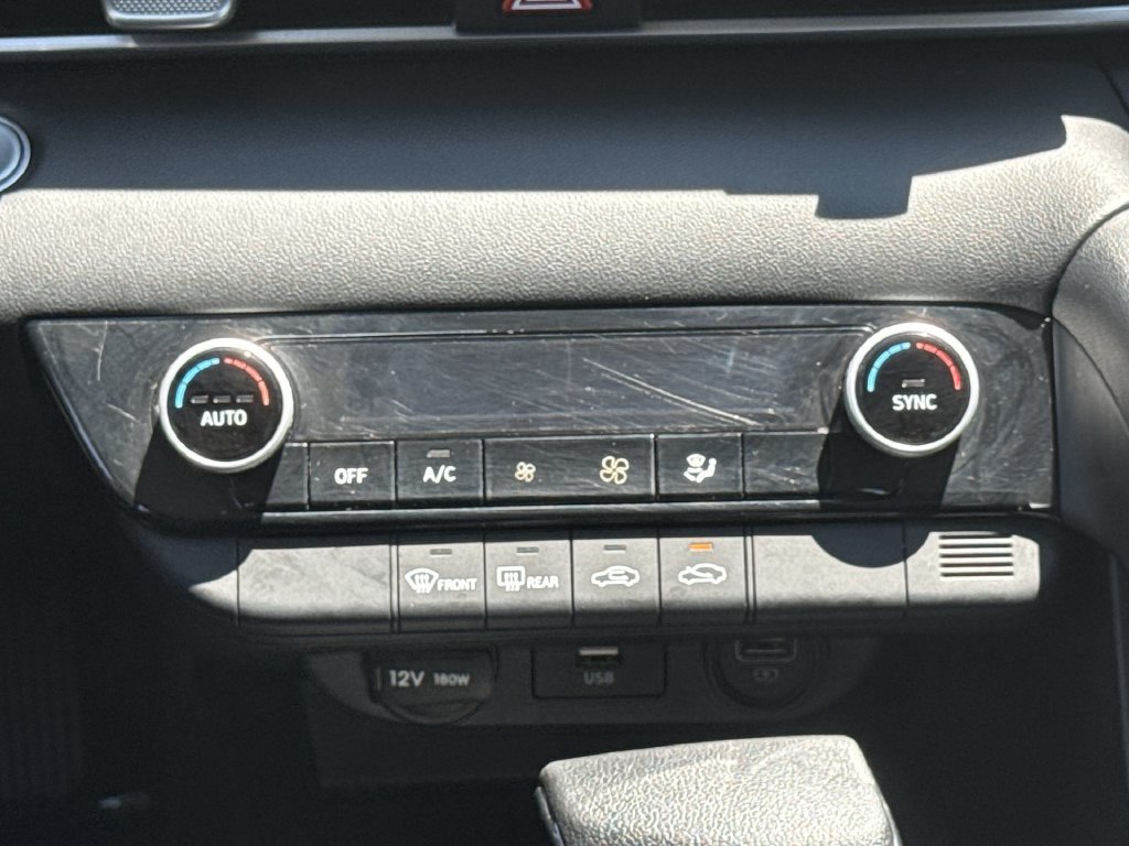 Used 2023 Hyundai Elantra SEL FWD image 16