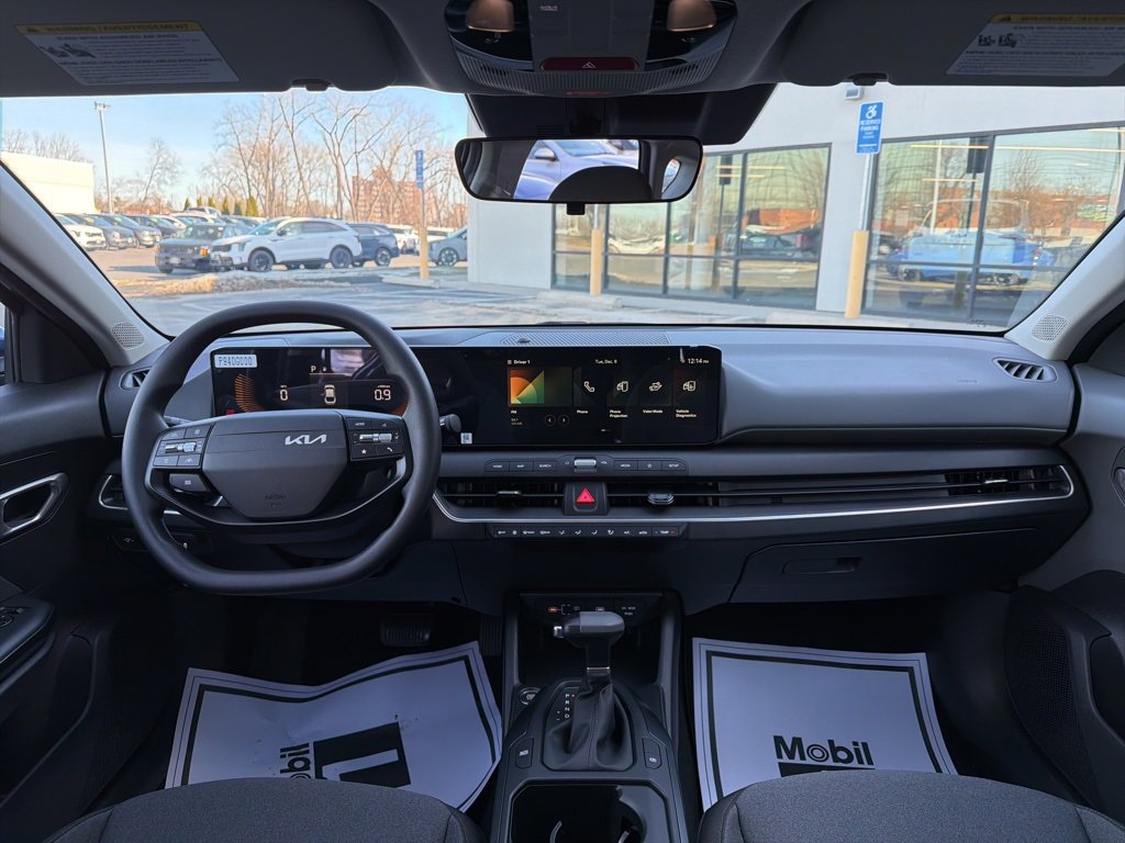 New 2025 Kia K4 LXS image 25
