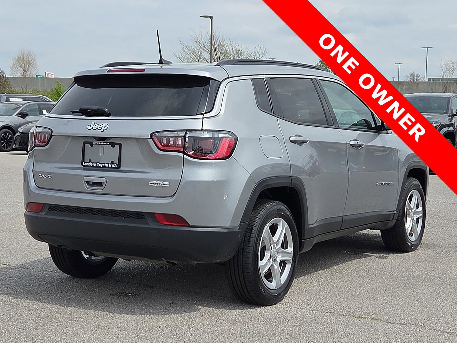 Used 2024 Jeep Compass Latitude AWD/4WD image 5