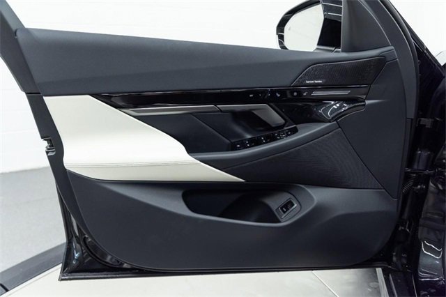 New 2026 BMW 530i xDrive w/ Premium Package image 15