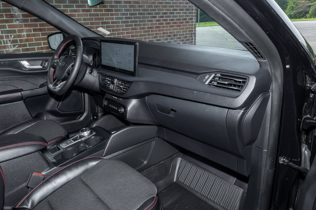 Used 2025 Ford Escape ST-Line w/ Tech Pack #1 FWD image 22