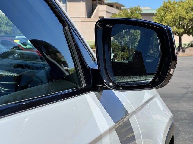 Used 2023 Jeep Grand Cherokee L Laredo image 11