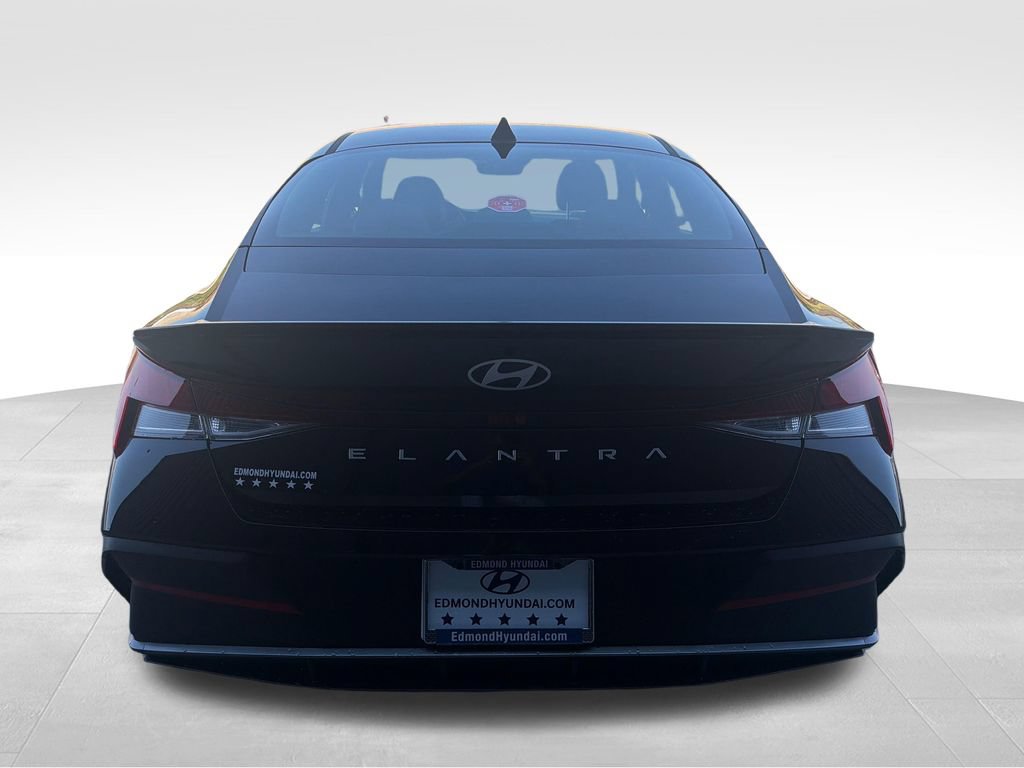 New 2026 Hyundai Elantra SEL Sport FWD image 5