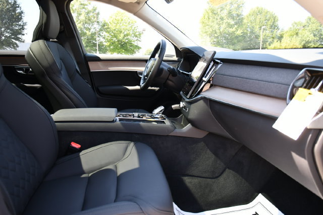 New 2026 Volvo XC90 B6 Plus w/ Protection Package Premier AWD/4WD image 31