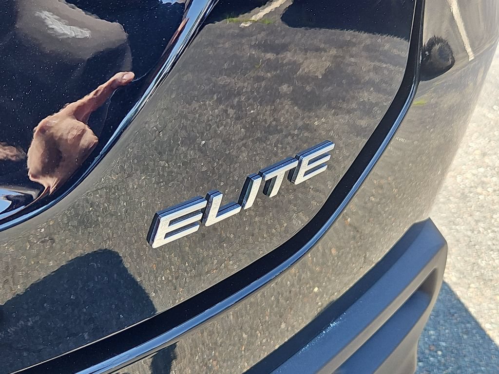 Used 2023 Honda Pilot Elite image 12