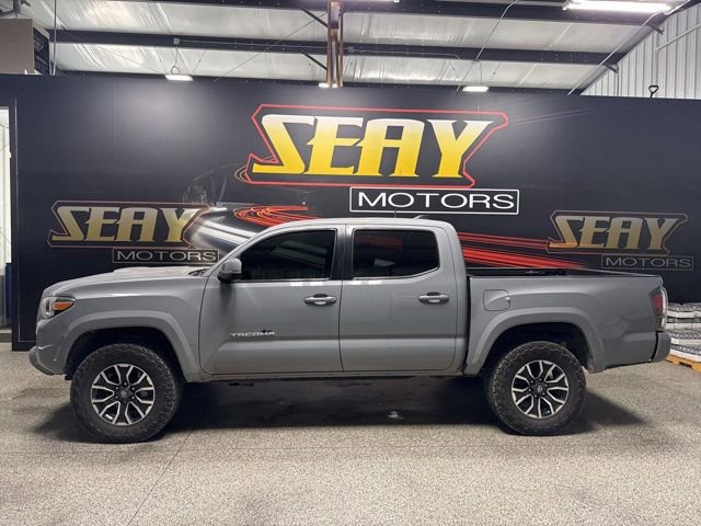 Used 2020 Toyota Tacoma TRD Sport AWD/4WD image 2