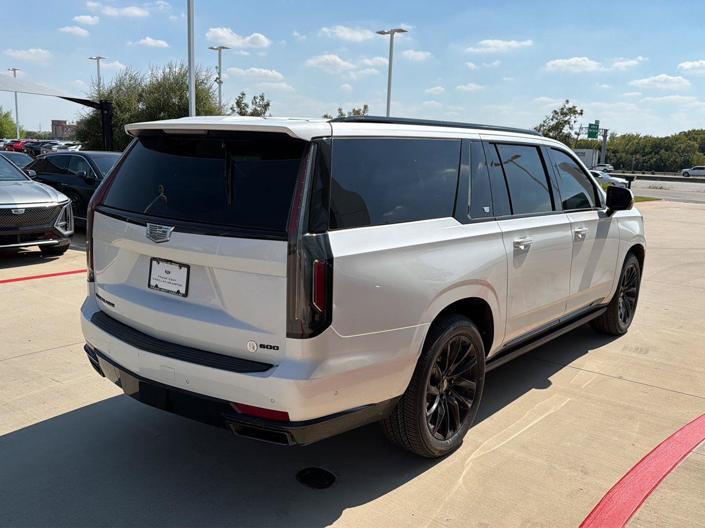 Used 2024 Cadillac Escalade ESV Sport w/ LPO, ONYX Package AWD/4WD image 4