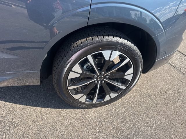 New 2026 Volvo XC60 B5 Plus w/ Protection Package Premier AWD/4WD image 9