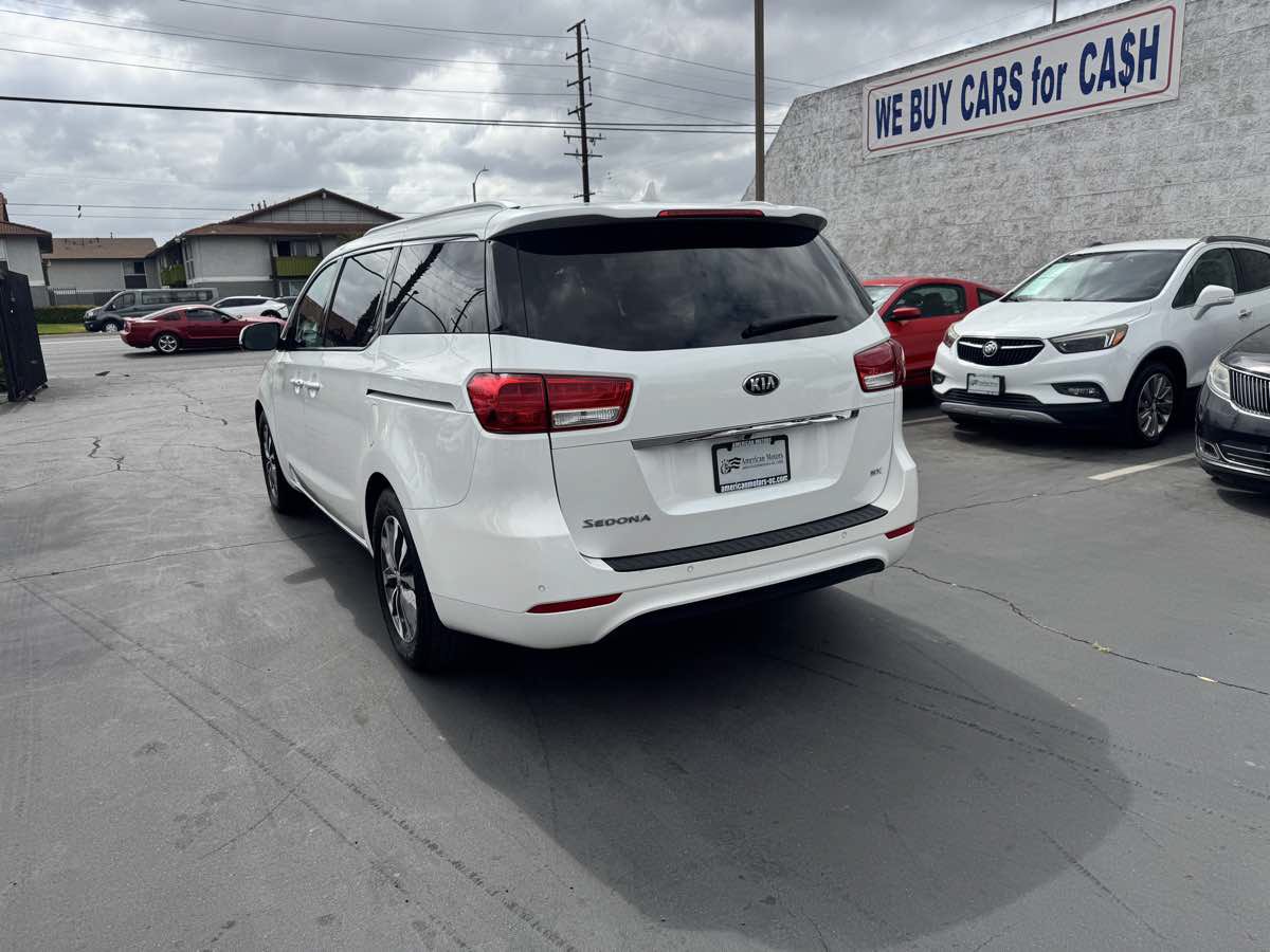 Used 2016 Kia Sedona SX FWD image 2