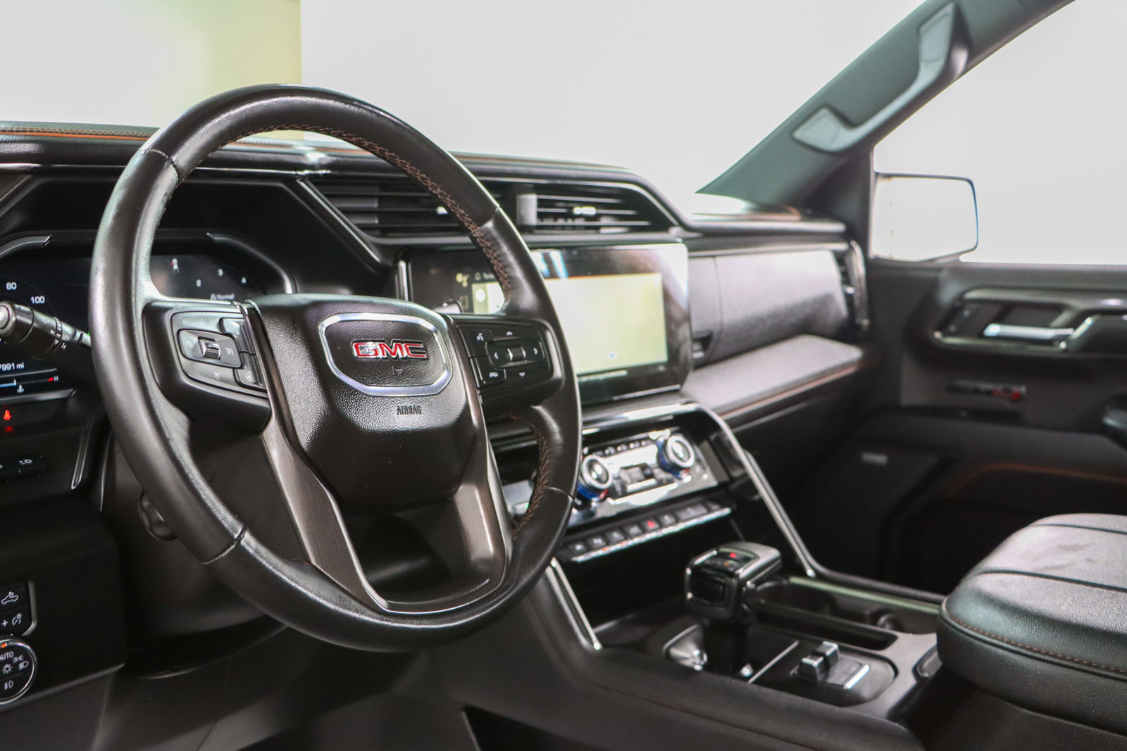 Used 2023 GMC Sierra 1500 AT4 w/ Technology Package image 26