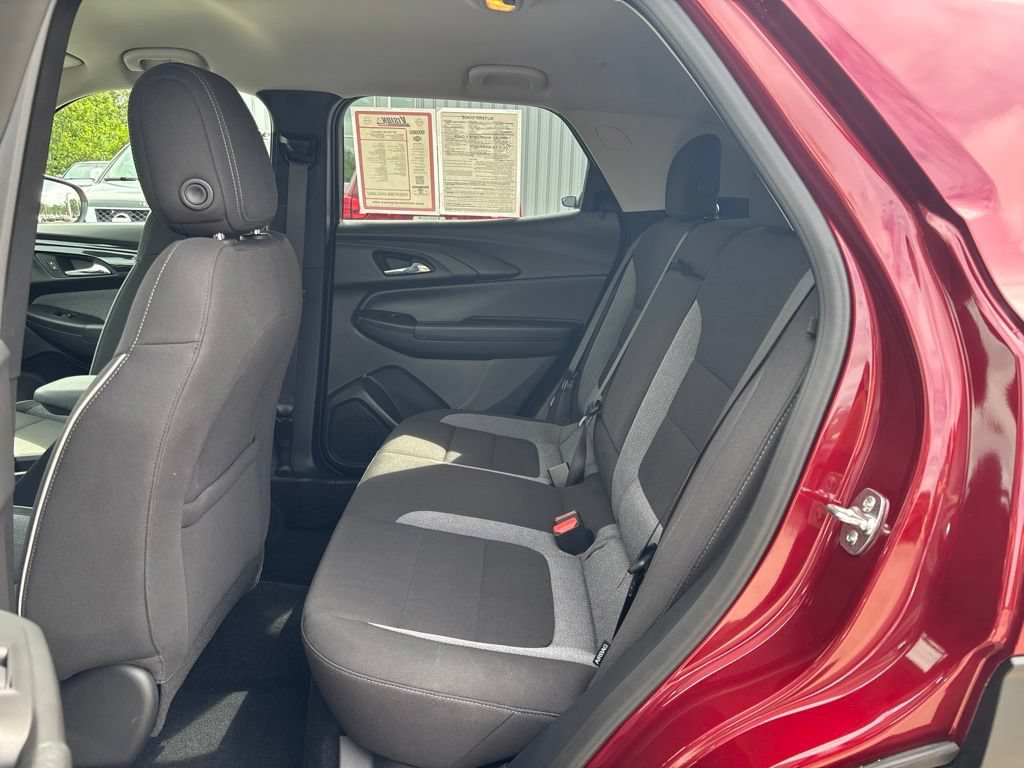 Used 2025 Chevrolet TrailBlazer LT w/ Convenience Package AWD/4WD image 14
