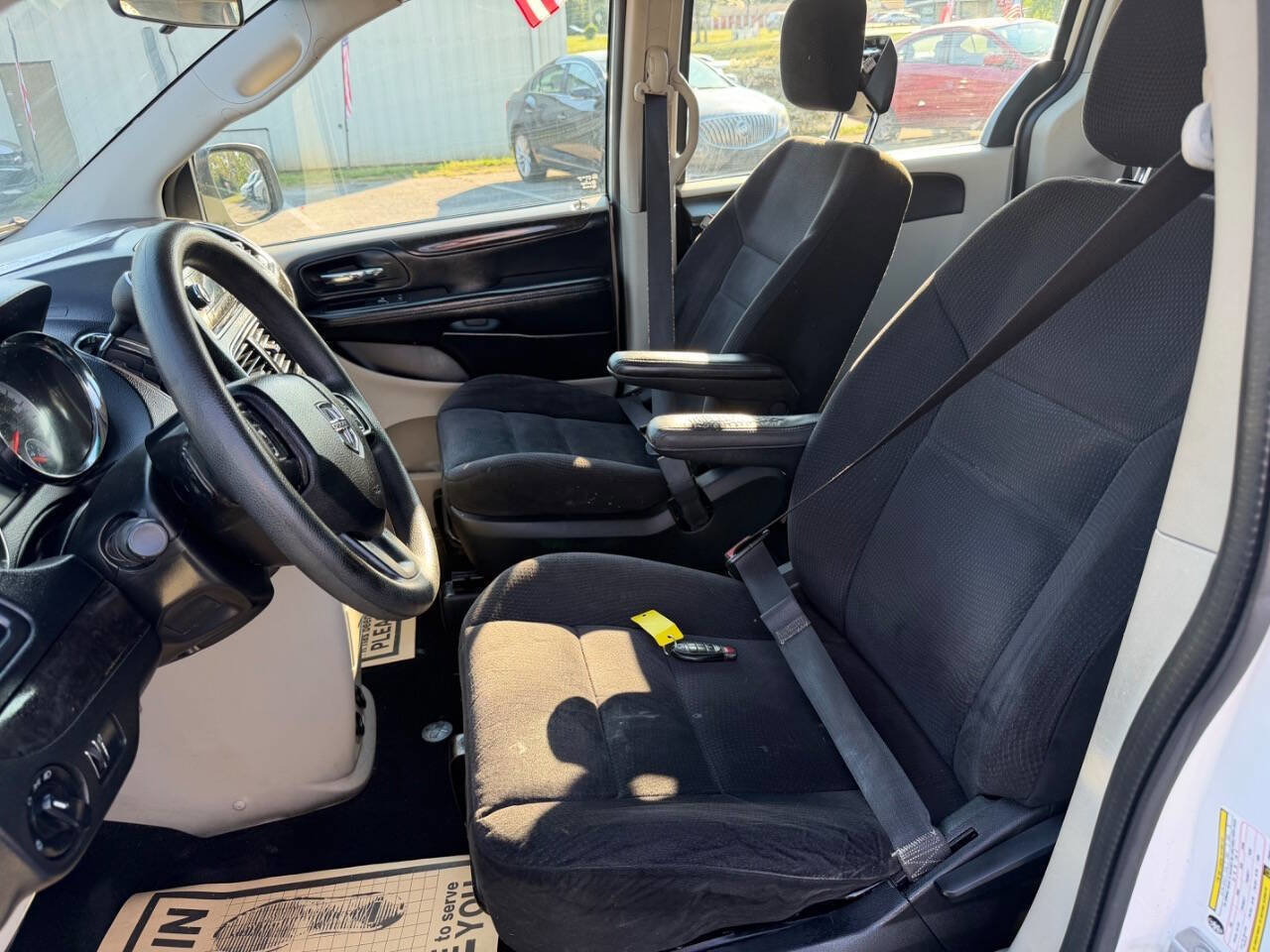 Used 2015 Dodge Grand Caravan American Value Package image 12