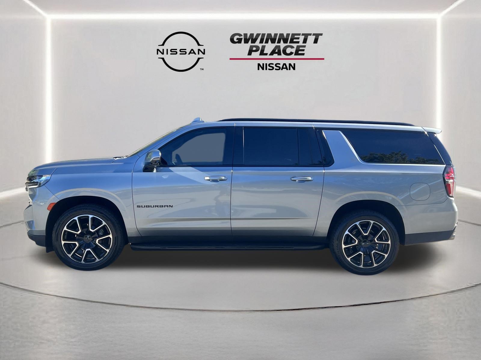 Used 2023 Chevrolet Suburban RST w/ Sport Performance Package AWD/4WD image 22