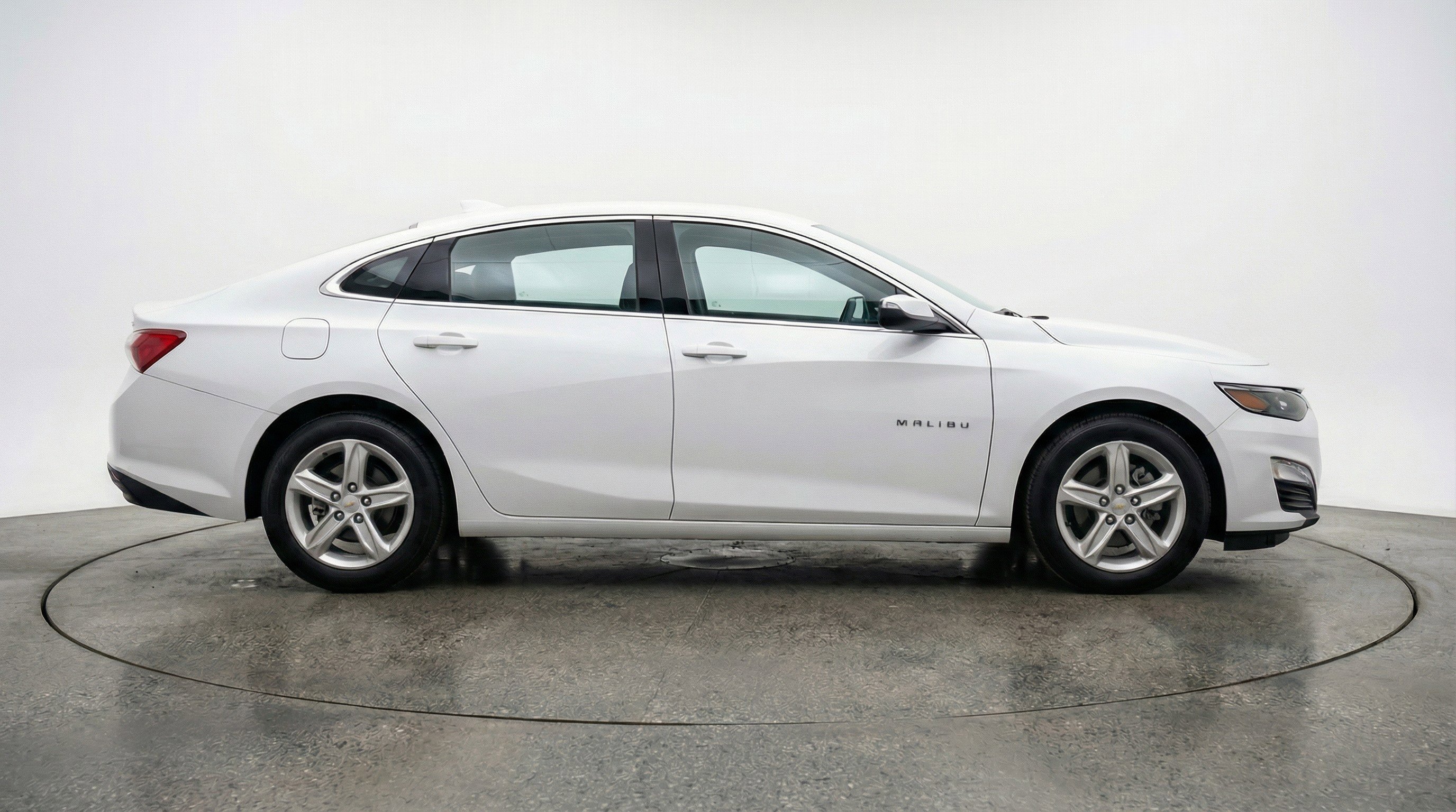 Used 2024 Chevrolet Malibu LT image 11