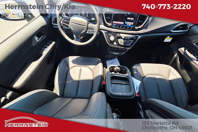 New 2027 Chrysler Pacifica Select FWD image 10