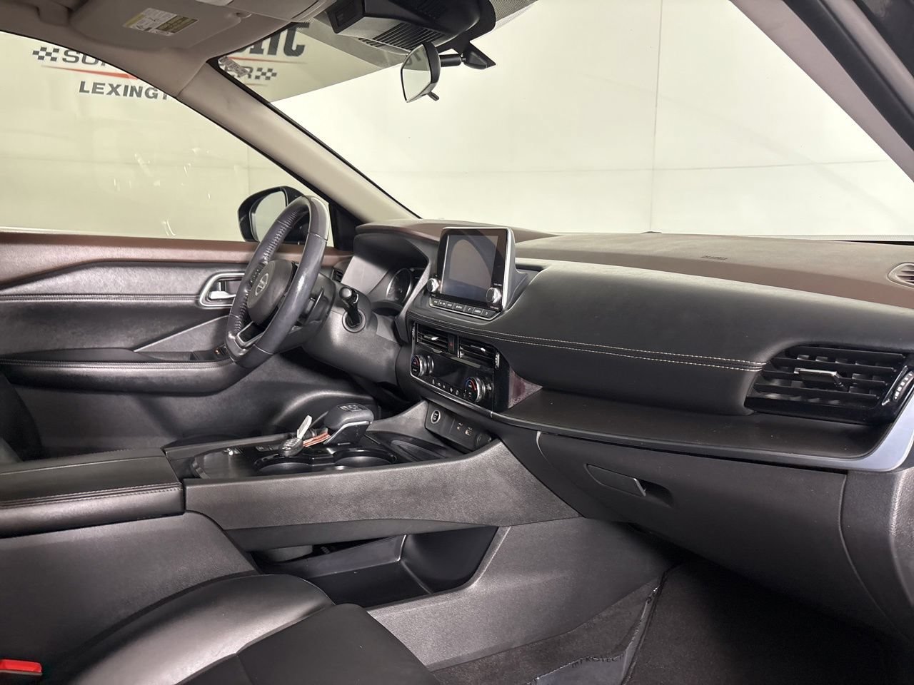 Used 2021 Nissan Rogue SV w/ Premium Package FWD image 31