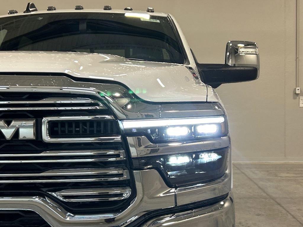 New 2025 RAM 2500 Laramie AWD/4WD image 10