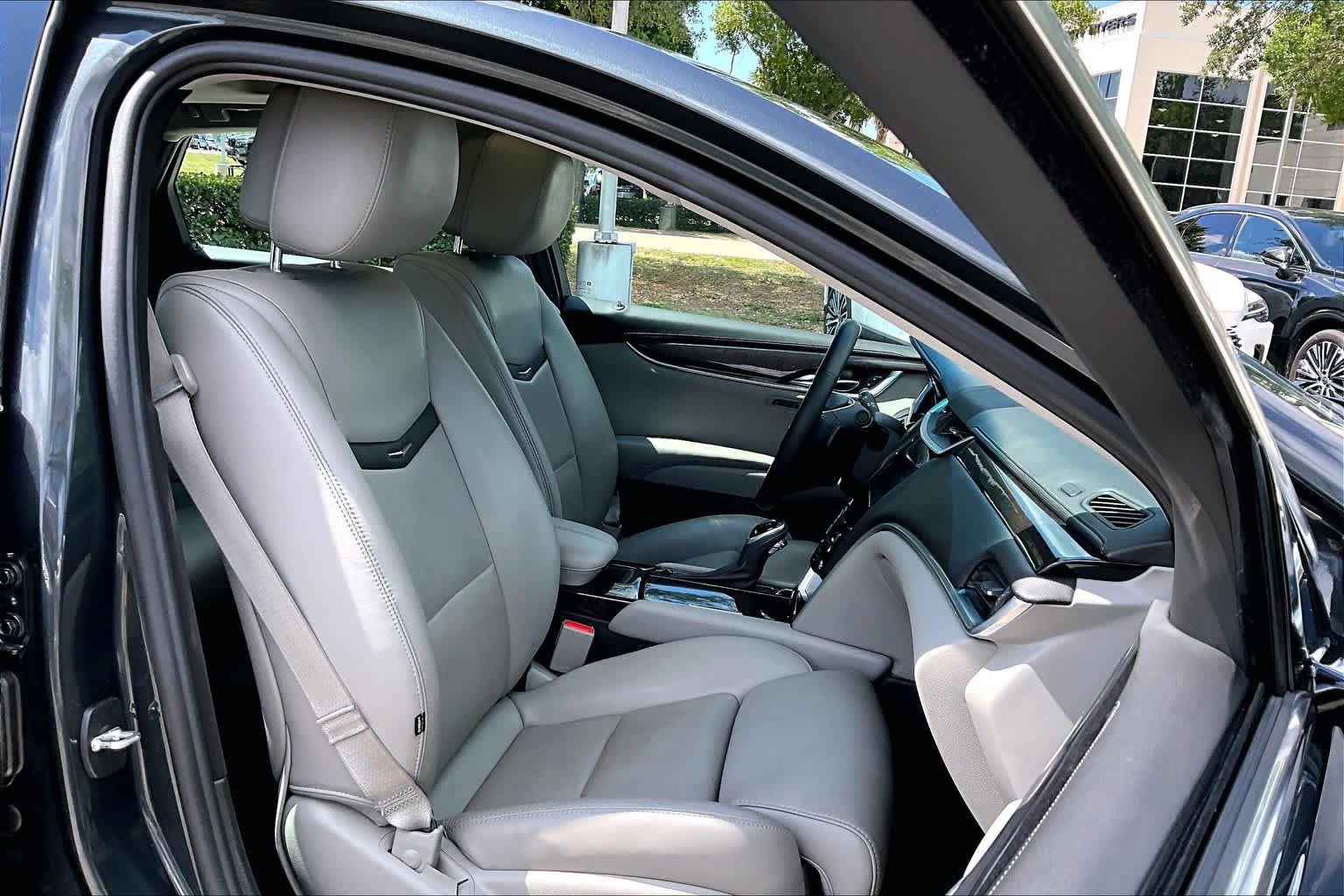 Used 2013 Cadillac XTS Luxury w/ Driver Awareness Package AWD/4WD image 9