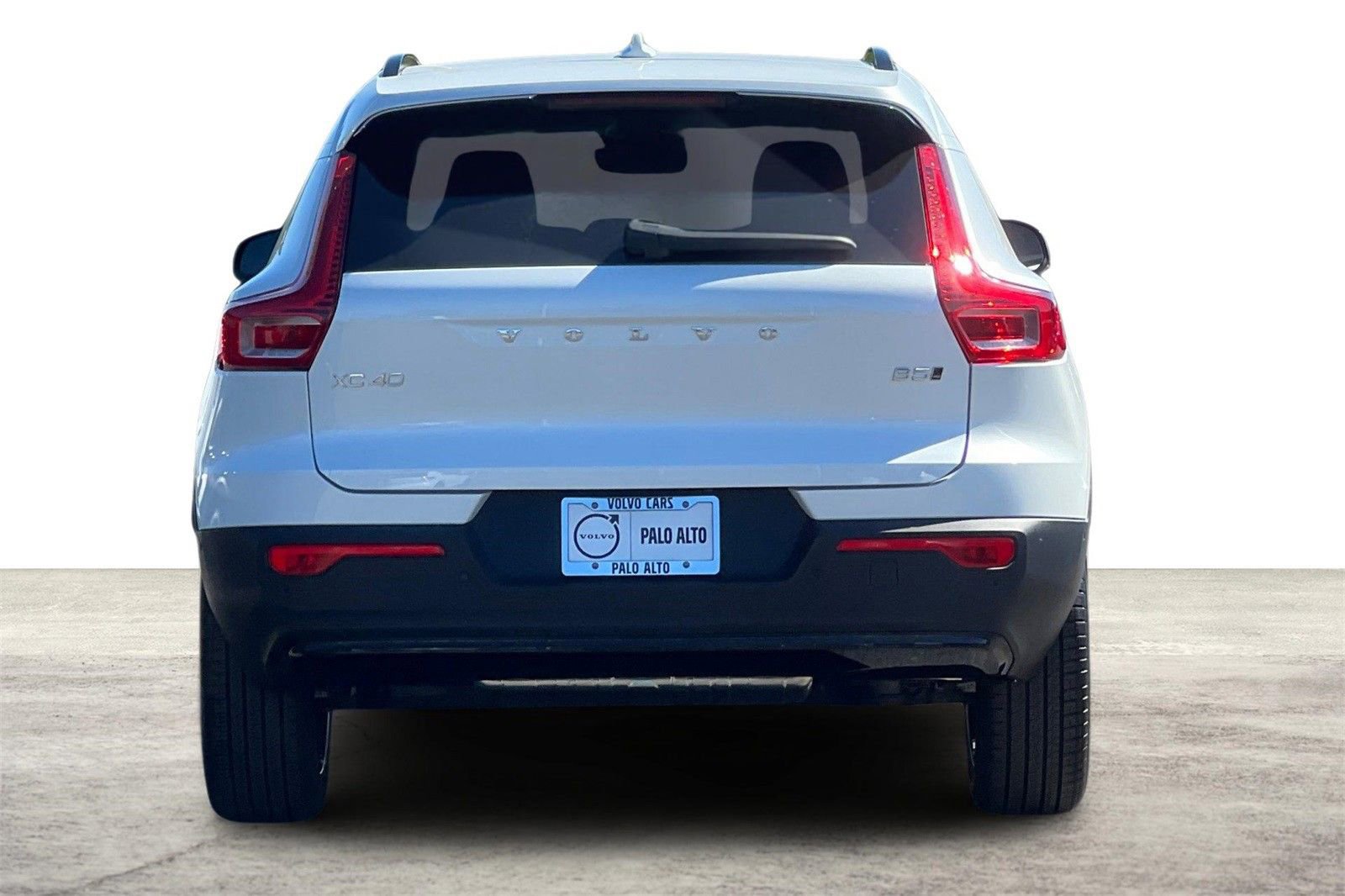 New 2026 Volvo XC40 B5 Ultra w/ Climate Package image 7