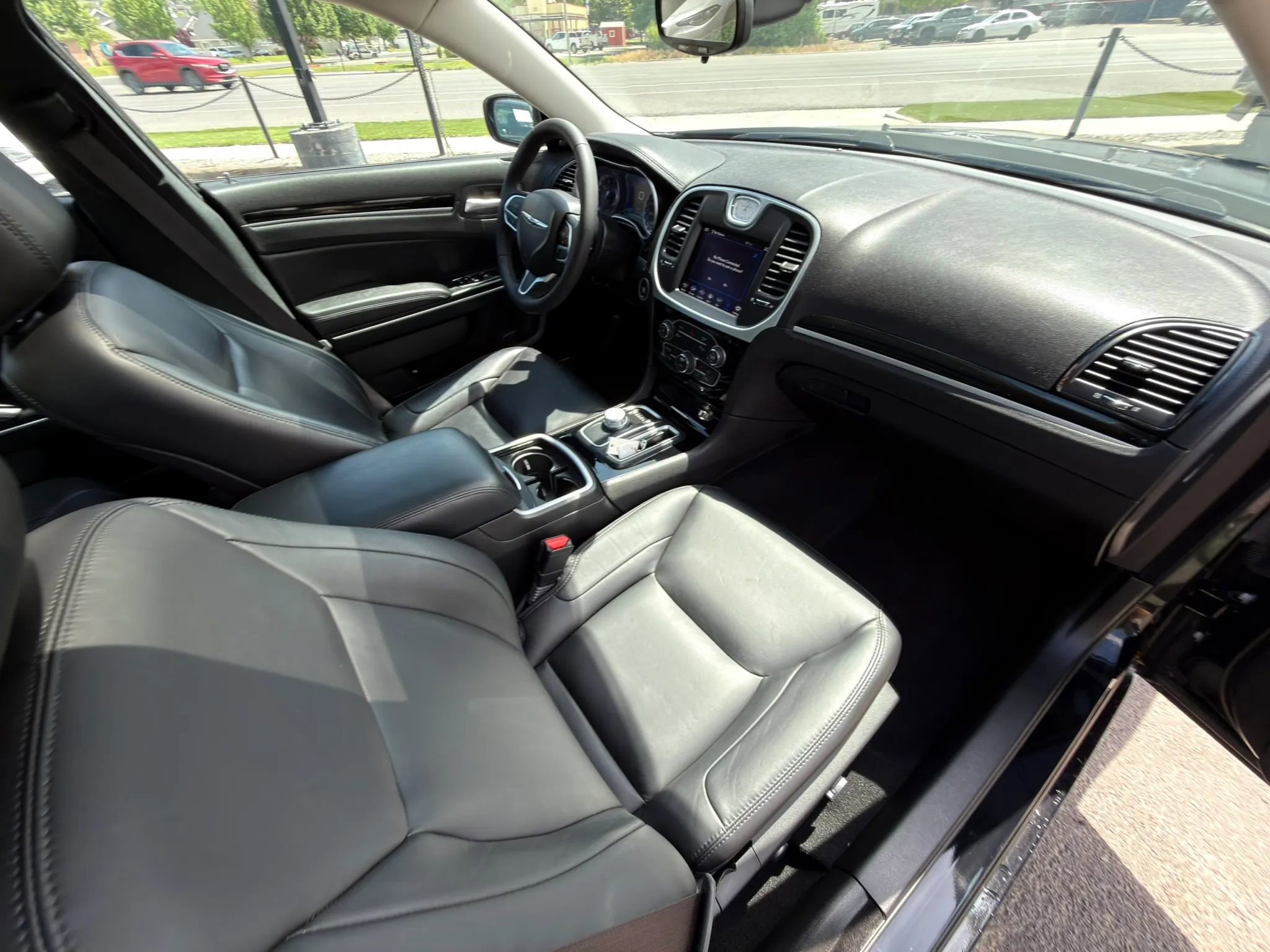 Used 2023 Chrysler 300 Touring L w/ Popular Equipment Group AWD/4WD image 10