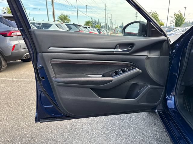 Used 2023 Nissan Altima 2.5 SR FWD image 32