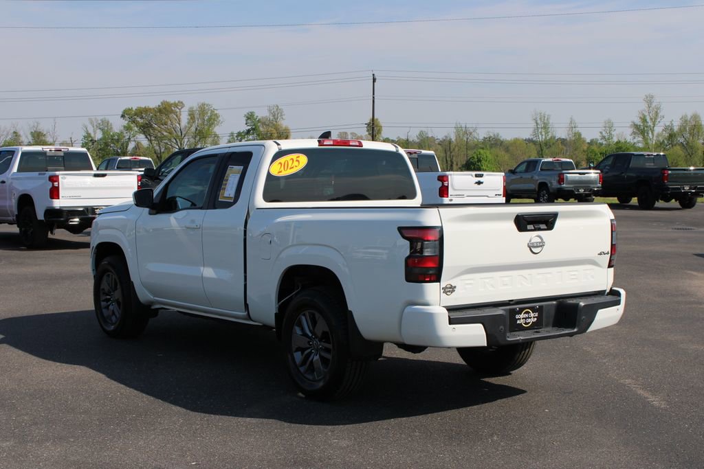 Used 2025 Nissan Frontier SV image 7