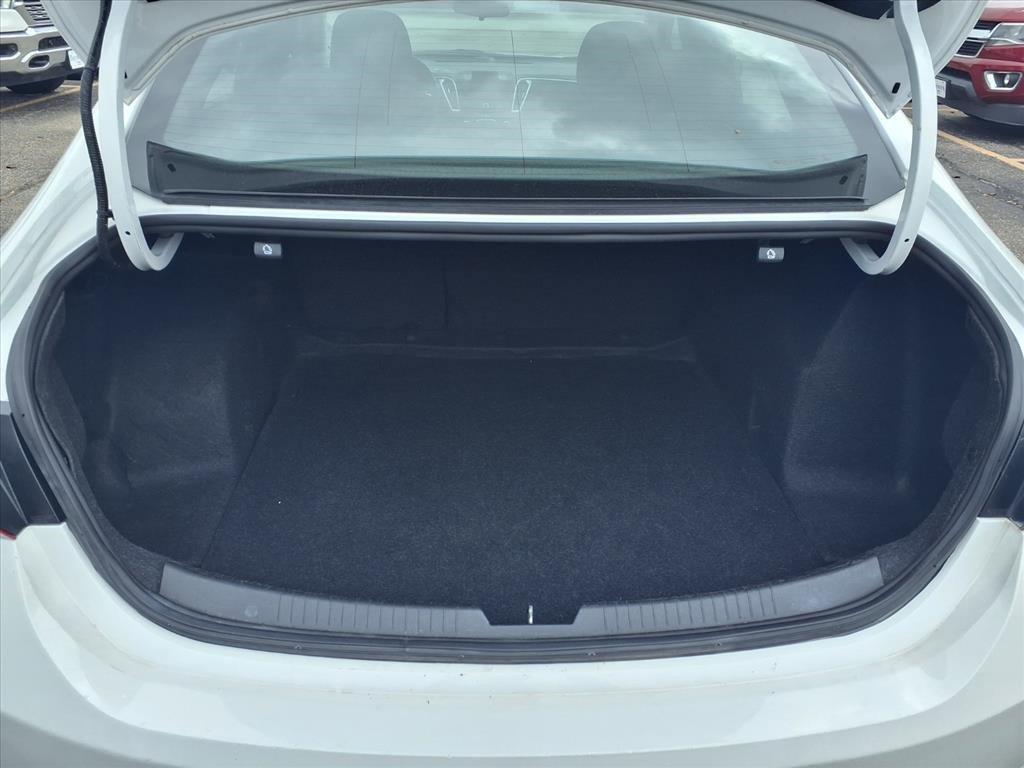 Used 2022 Chevrolet Malibu LT image 24