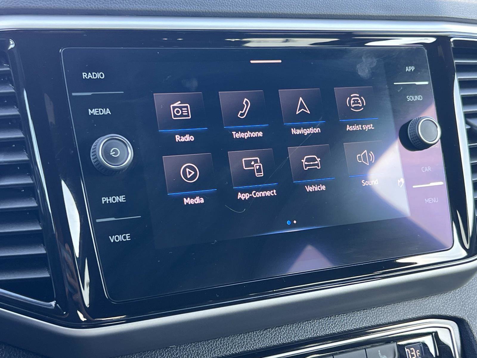 Certified 2022 Volkswagen Atlas Cross Sport SE image 13