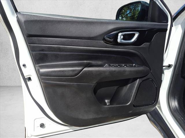 Used 2026 Jeep Compass Limited AWD/4WD image 13