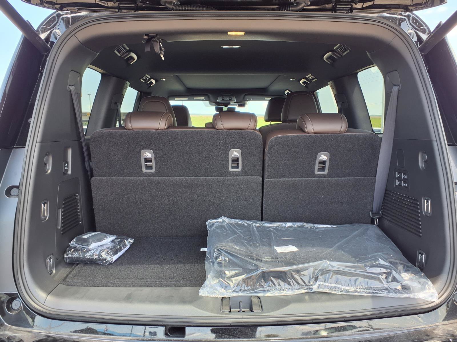 New 2026 Nissan Armada Platinum AWD/4WD image 5