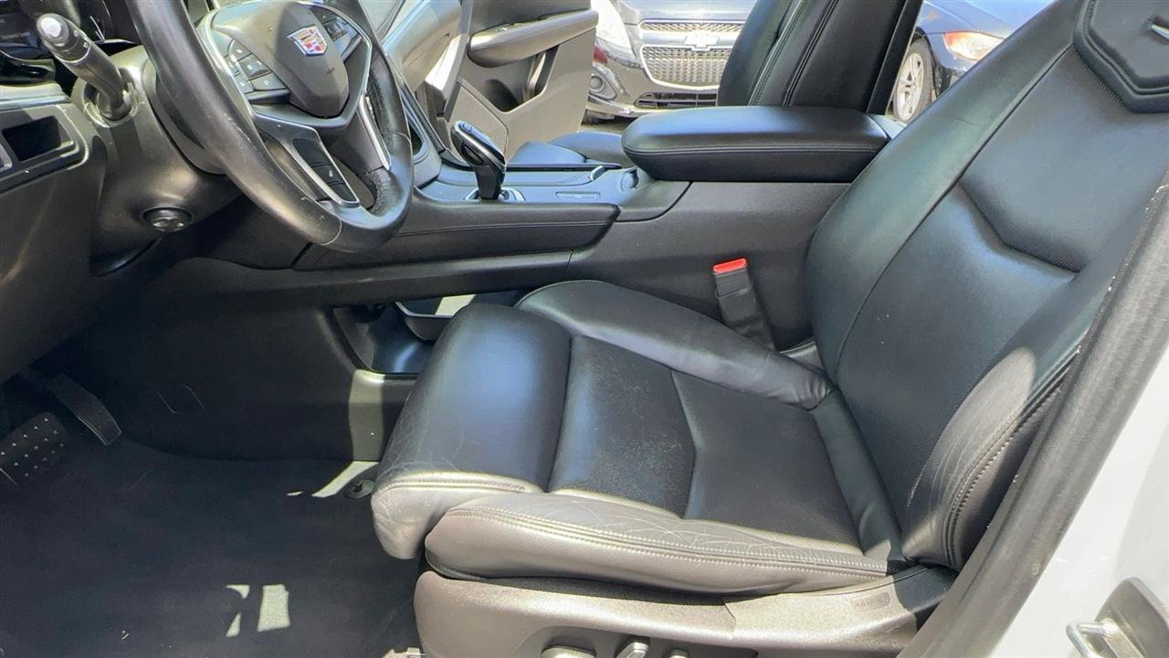 Used 2017 Cadillac XT5 Luxury FWD image 16