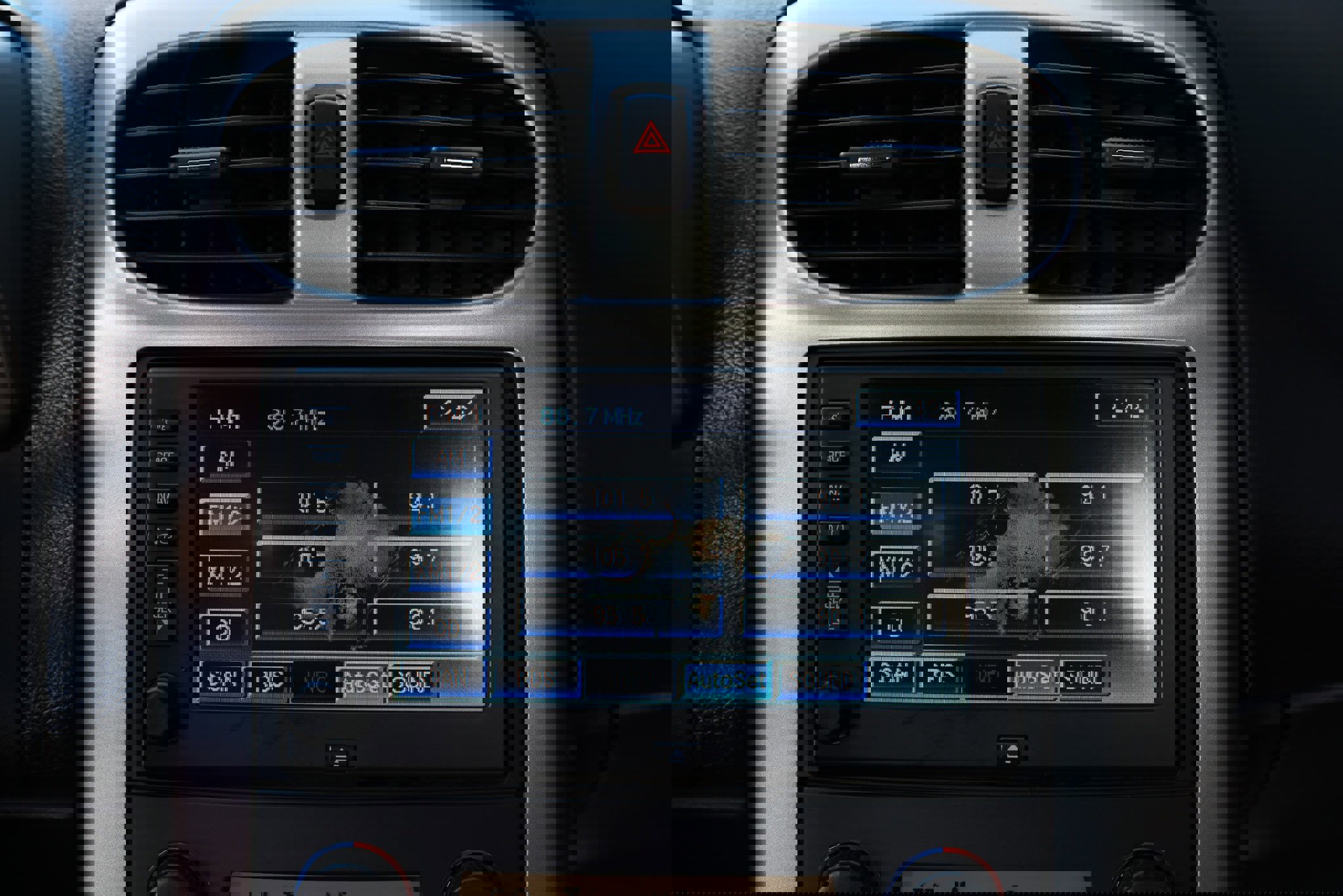 Used 2005 Chevrolet Corvette Convertible w/ Preferred Equipment Group image 37