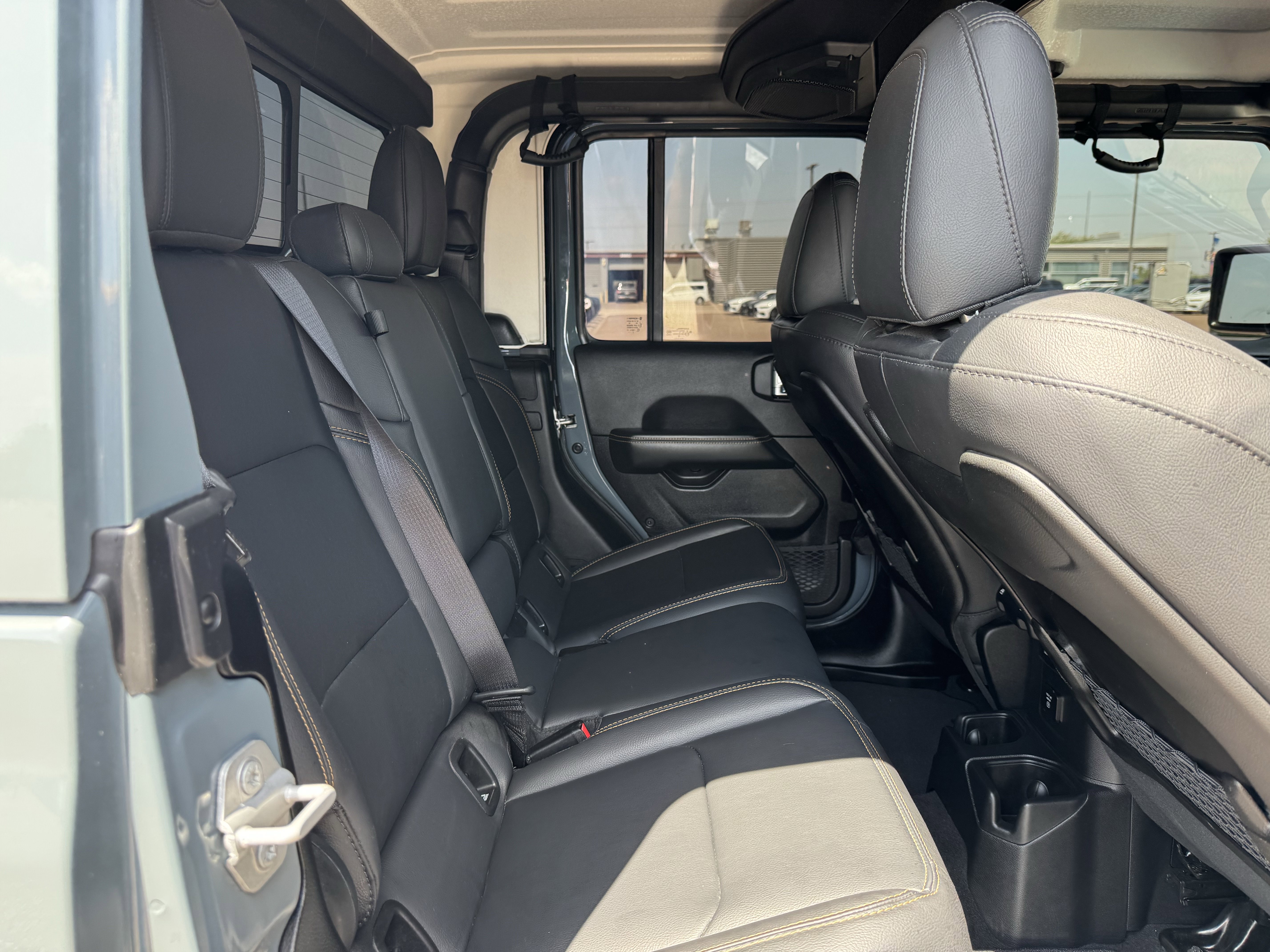 Used 2025 Jeep Gladiator Sport image 29