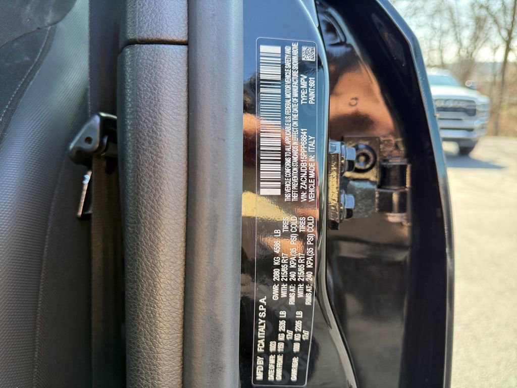 Used 2023 Jeep Renegade Latitude AWD/4WD image 24