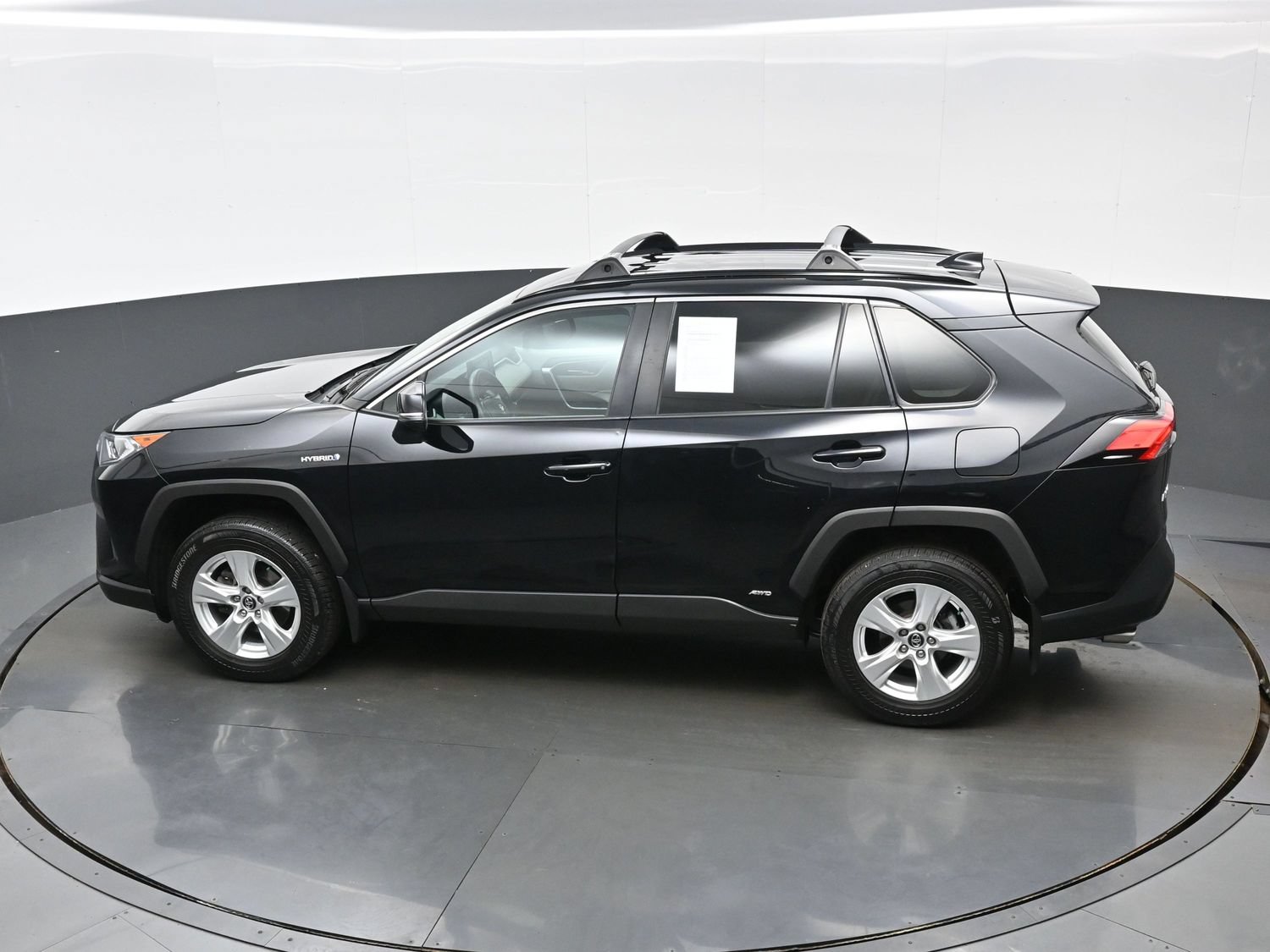 Used 2020 Toyota RAV4 XLE w/ XLE Grade Weather Package AWD/4WD image 35
